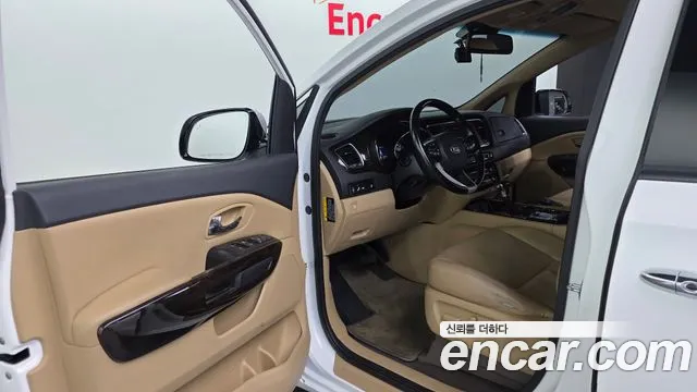 Kia Carnival 2018 thumb 12