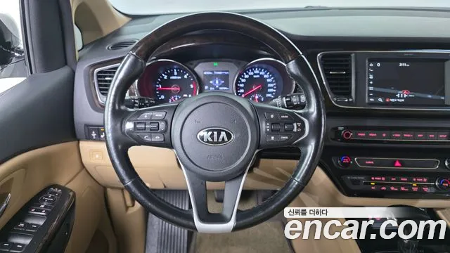 Kia Carnival 2018 thumb 5