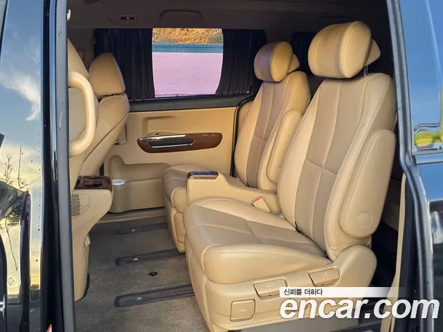 Kia Carnival 2016 thumb 8
