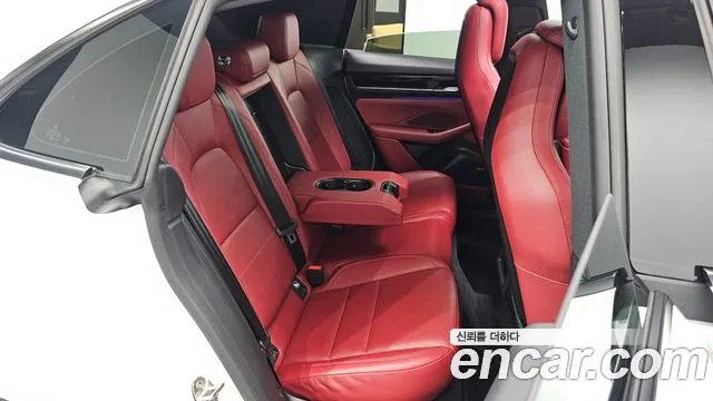 Porsche Macan EV 2025 thumb 5