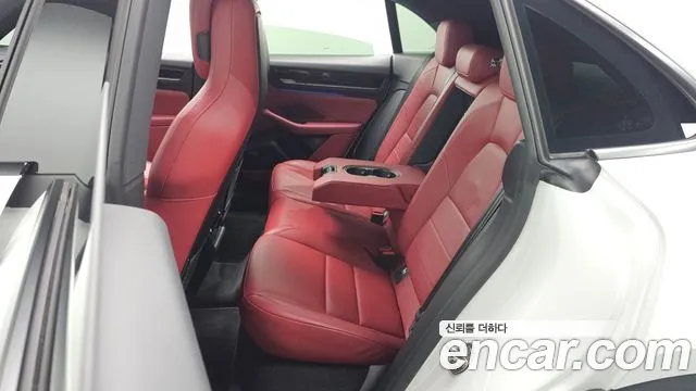 Porsche Macan EV 2025 thumb 8