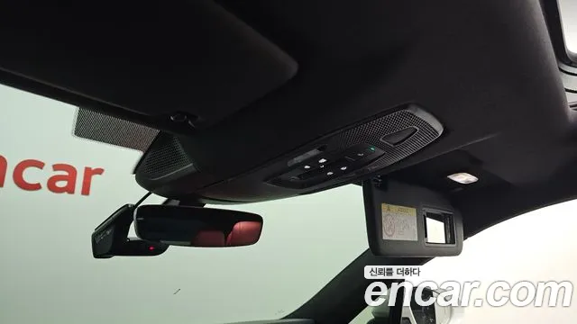 Porsche Macan EV 2025 thumb 10