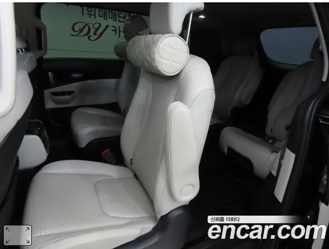 Kia Carnival 2021 thumb 3