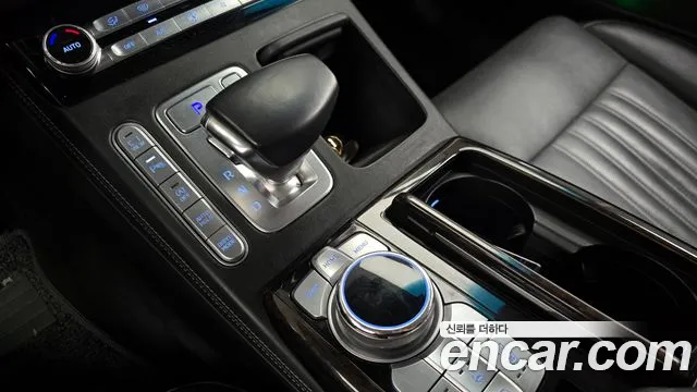 Genesis G90 2019 thumb 12