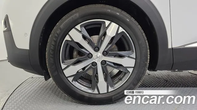 Peugeot 5008 2019 thumb 6