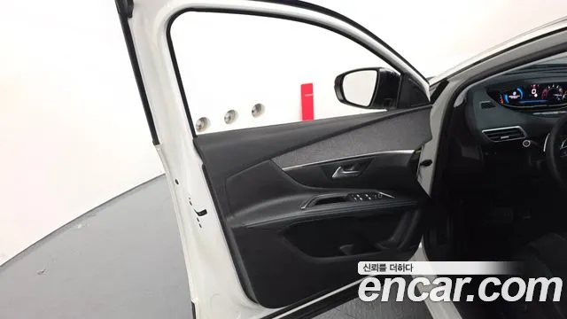 Peugeot 5008 2022 thumb 2
