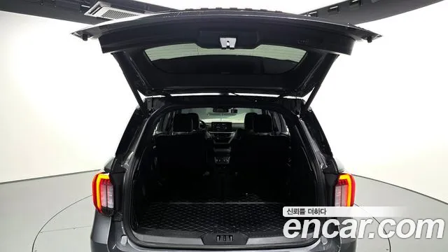 Ford Explorer 2024 thumb 6