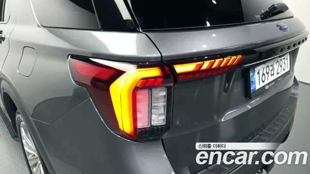 Ford Explorer 2024 thumb 4