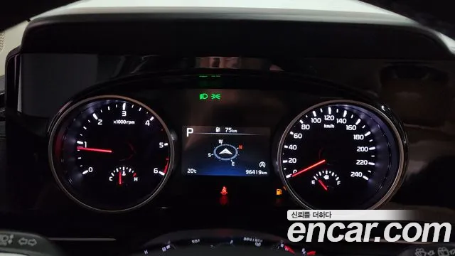 Kia Carnival 2022 thumb 6