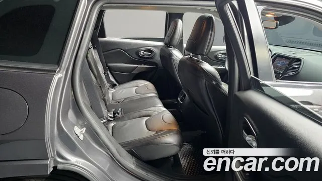 Jeep Cherokee 2021 thumb 4
