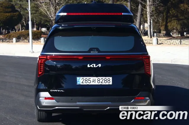 Kia Carnival 2024 thumb 4