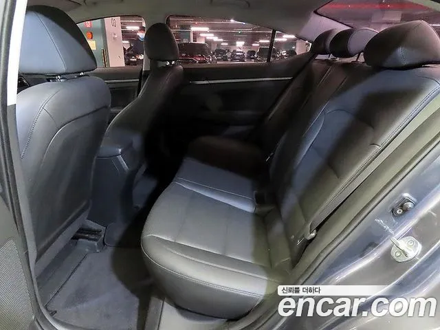 Hyundai Avante 2017 thumb 9