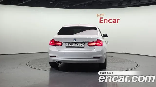 BMW 3 серии 2018 thumb 3