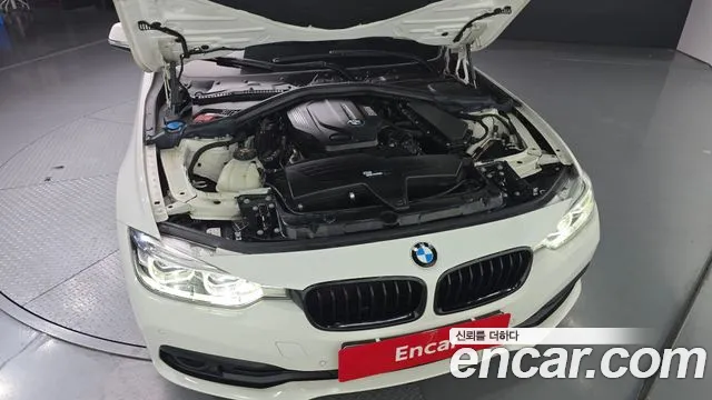 BMW 3 серии 2018 thumb 8