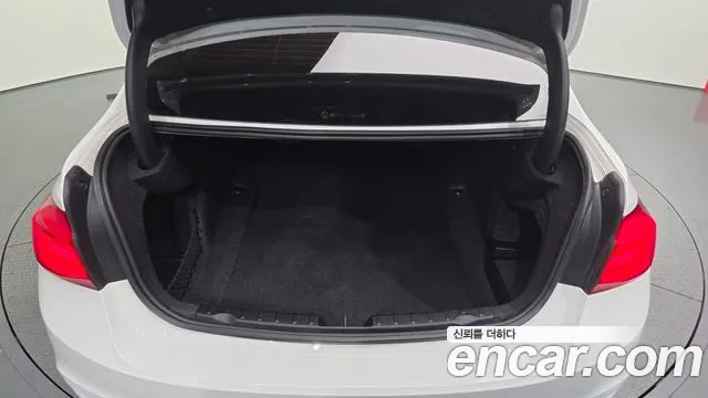 BMW 3 серии 2018 thumb 11