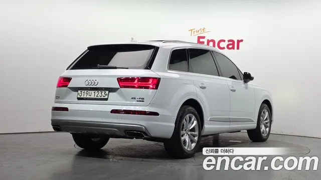 Audi Q7 2019 thumb 7