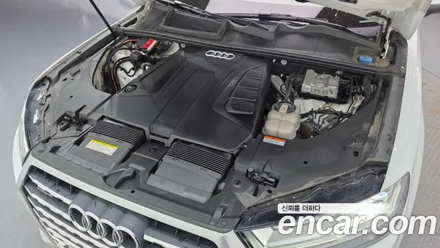 Audi Q7 2019 thumb 3