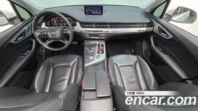 Audi Q7 2019 thumb 4