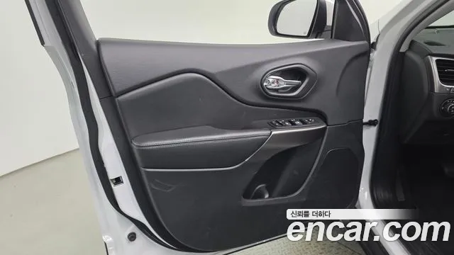 Jeep Cherokee 2019 thumb 8