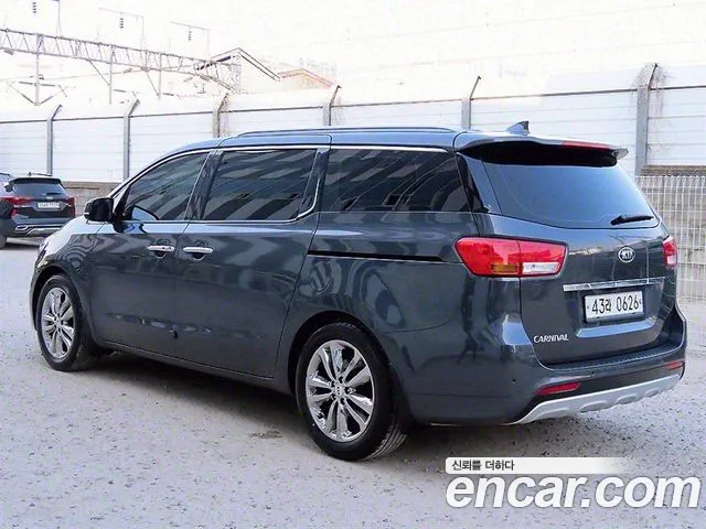 Kia Carnival 2016 thumb 9