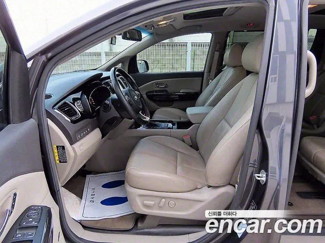 Kia Carnival 2016 thumb 12