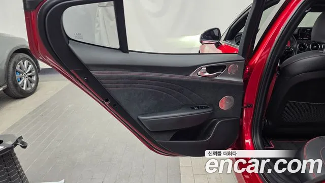 Kia Stinger 2023 thumb 3