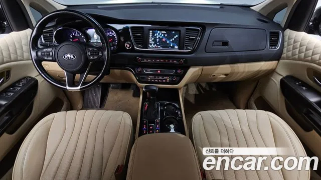 Kia Carnival 2020 thumb 2
