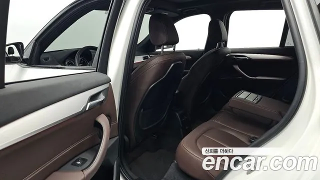 BMW X1 2022 thumb 10