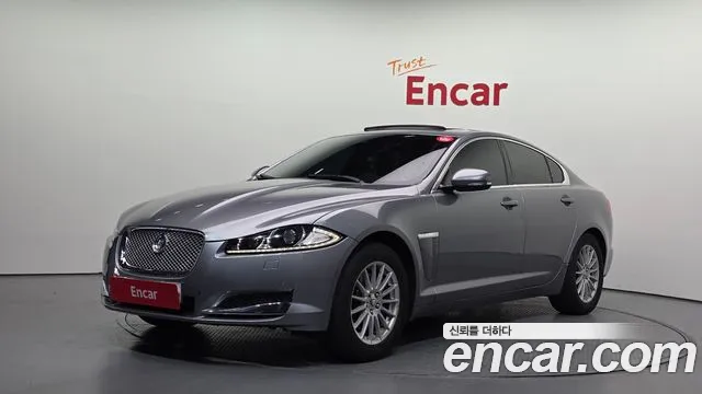 Jaguar XF 2013 thumb 11