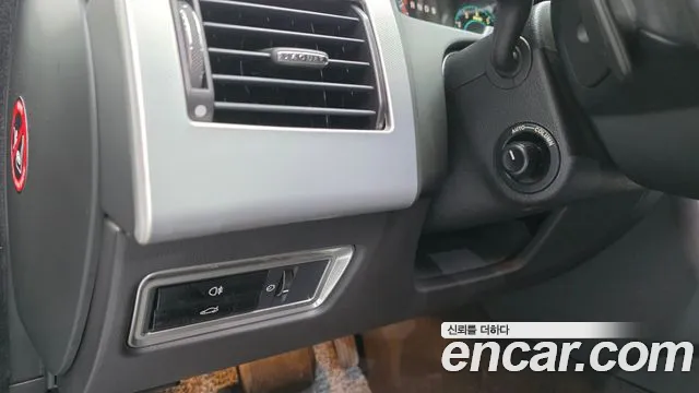 Jaguar XF 2013 thumb 3