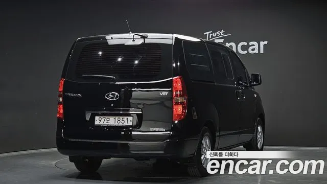 Hyundai Staria 2018 thumb 5