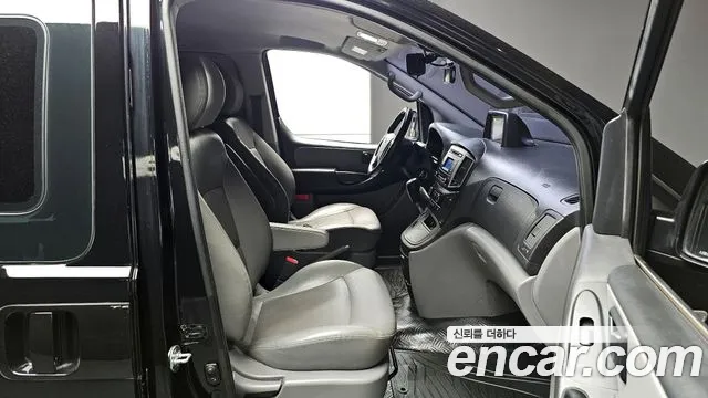 Hyundai Staria 2018 thumb 6