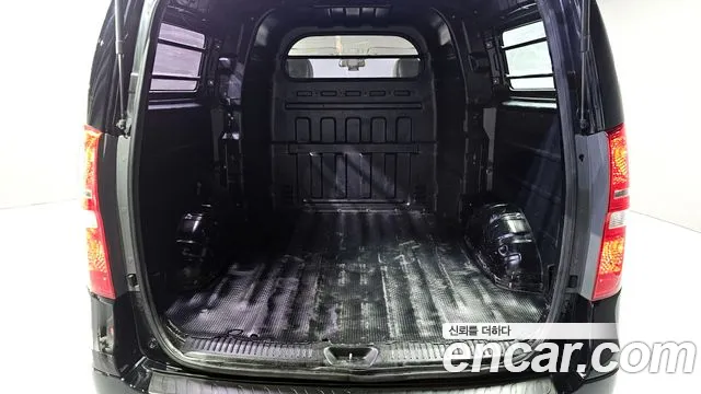 Hyundai Staria 2018 thumb 9