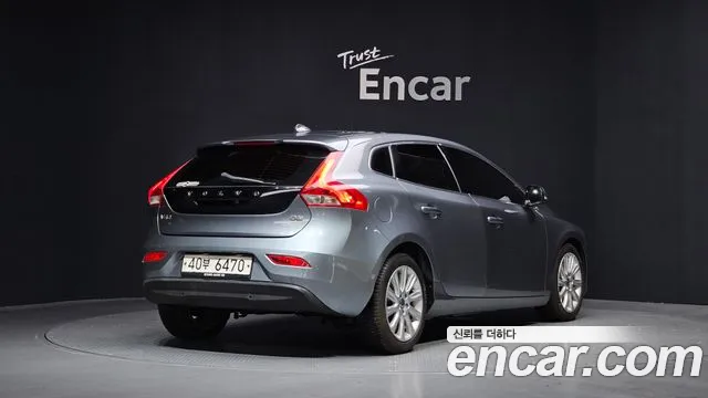 Volvo V40 2014 thumb 4
