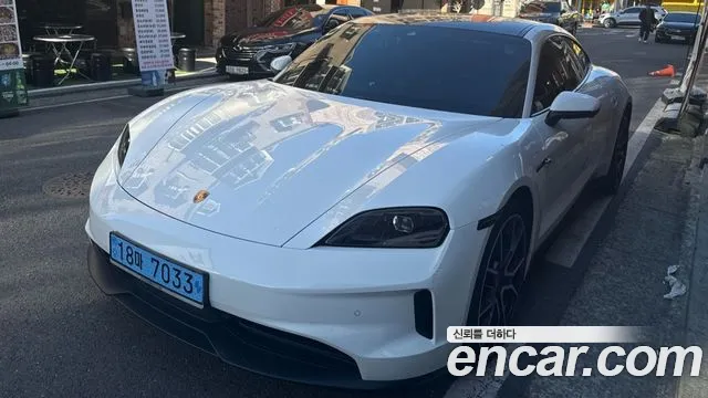Porsche Taycan 2025 thumb 8