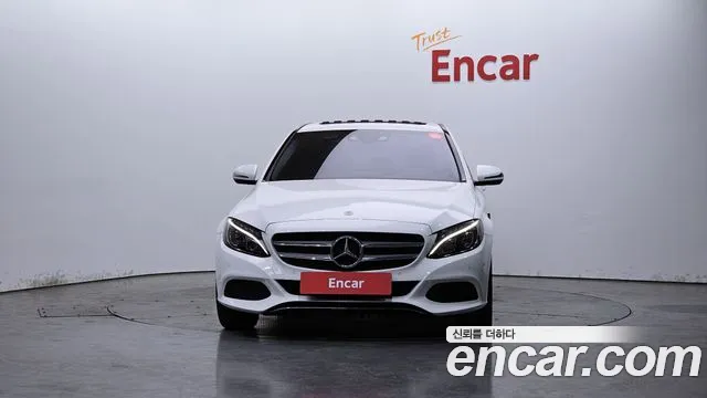 Mercedes-Benz C-Class 2017 thumb 5