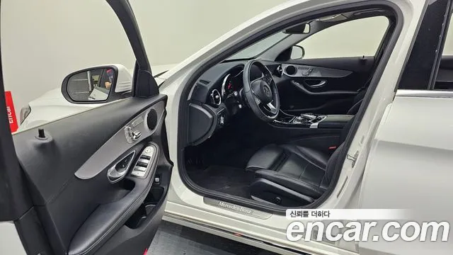 Mercedes-Benz C-Class 2017 thumb 10