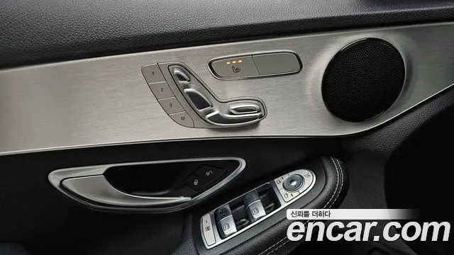 Mercedes-Benz C-Class 2017 thumb 7