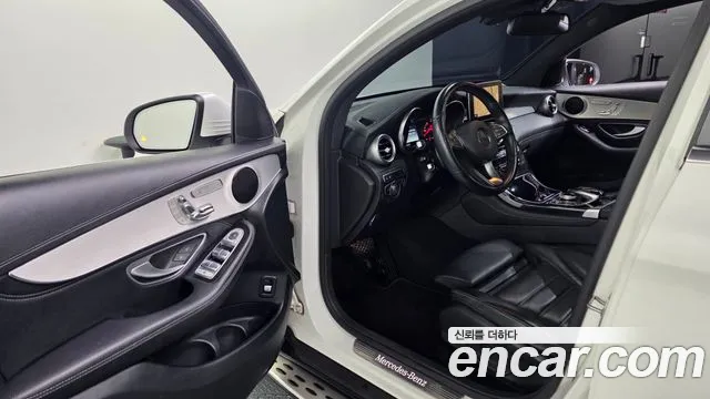 Mercedes-Benz GLC 2017 thumb 12