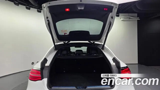 Mercedes-Benz GLC 2017 thumb 6