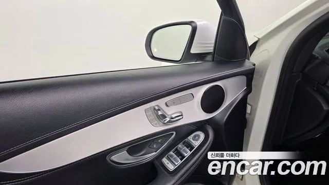 Mercedes-Benz GLC 2017 thumb 11
