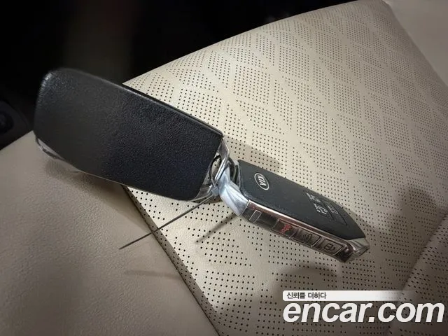 Kia Carnival 2021 thumb 5
