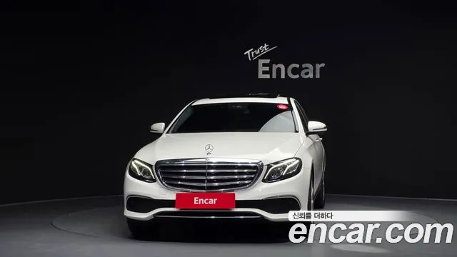 Mercedes-Benz E-Class 2019 thumb 5