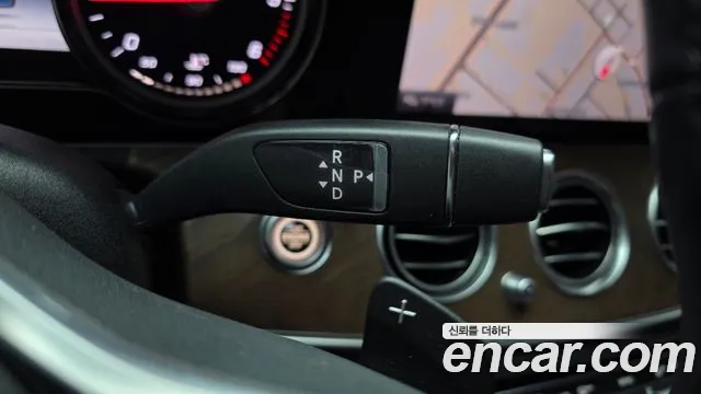 Mercedes-Benz E-Class 2019 thumb 7