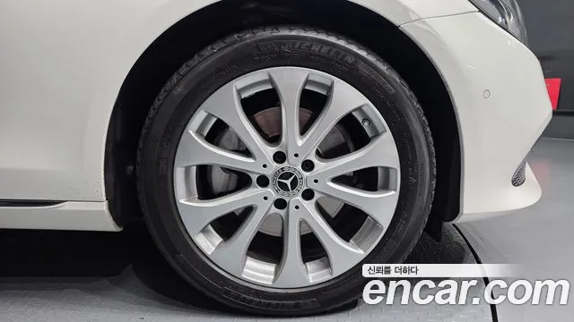 Mercedes-Benz E-Class 2019 thumb 4
