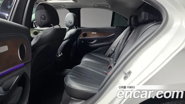 Mercedes-Benz E-Class 2019 thumb 8