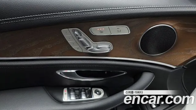 Mercedes-Benz E-Class 2019 thumb 2