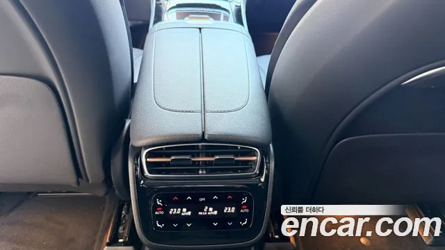 Mercedes-Benz EQE SUV 2024 thumb 6