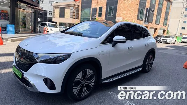 Mercedes-Benz EQE SUV 2024 thumb 7