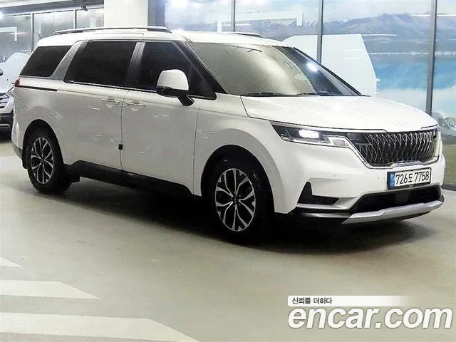 Kia Carnival 2023 thumb 12